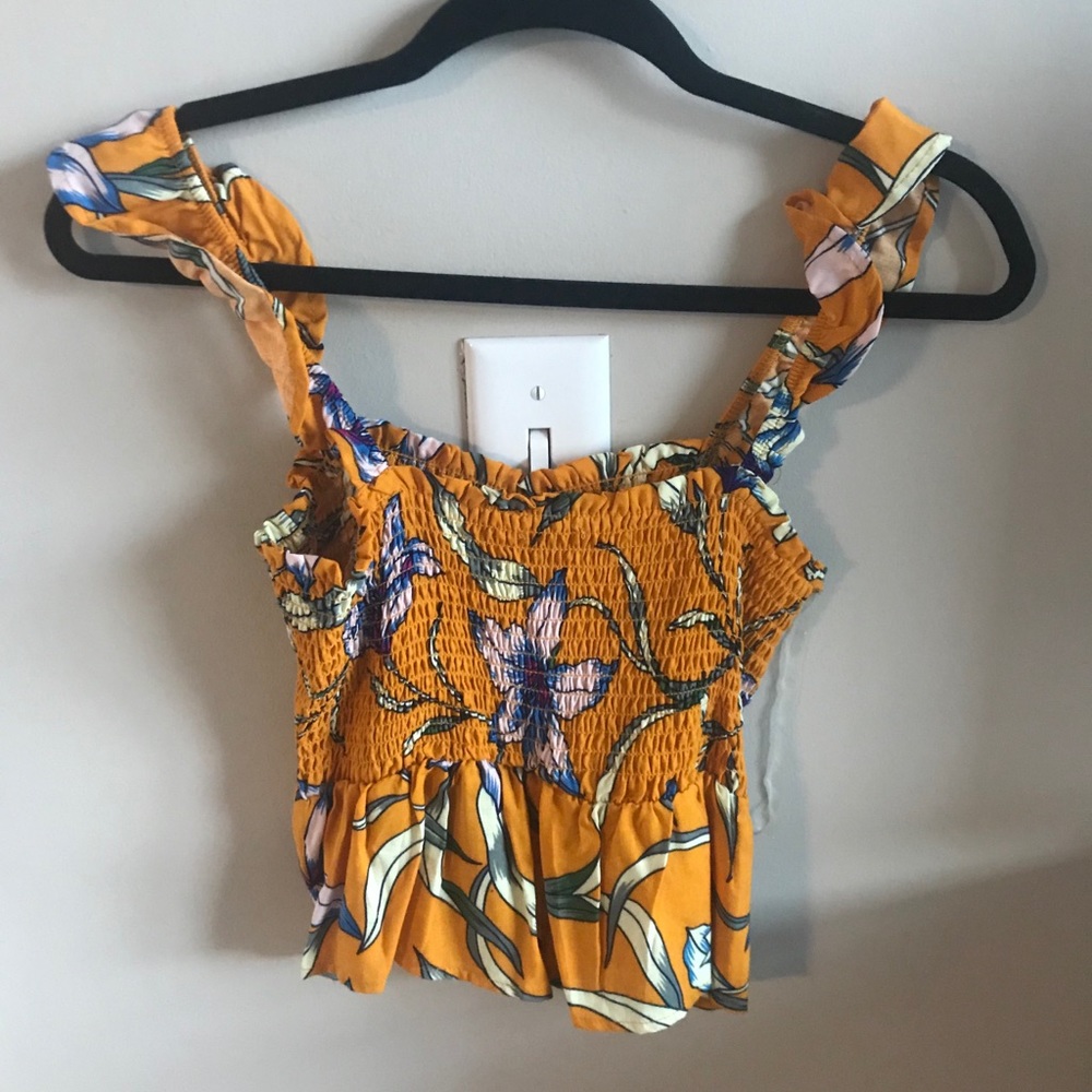 Cropped flower patterned tank top